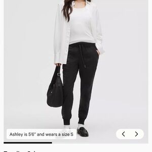 LULULEMON BLACK JOGGER